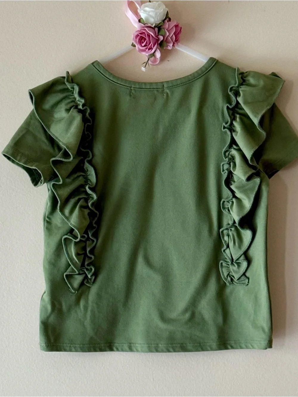 Btween Toddler Girls Olive Green Ruffle T-shirt and Floral Ribbed Pants, Size 5 - Picture 4 of 10